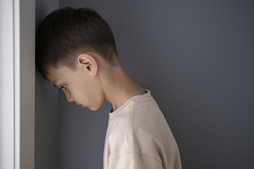 Orang Tua Harus Tahu, Ini Perbedaan Gangguan Bipolar dan Skizofrenia pada Anak dan Remaja