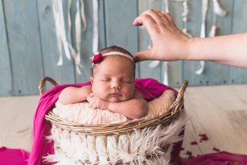70 Ide Nama Bayi Perempuan yang Lahir di Bulan Agustus