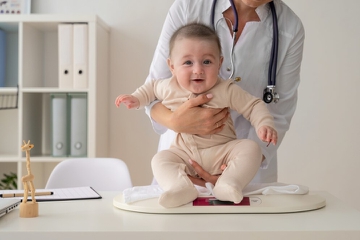 Berat Badan Ideal Bayi Usia 6 Bulan dan Cara Dukung Tumbuh Kembangnya
