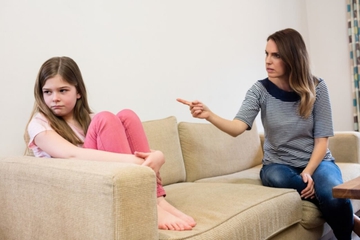Bikin Anak kurang Pede, Ini Dampak Lain Strict Parents pada Anak