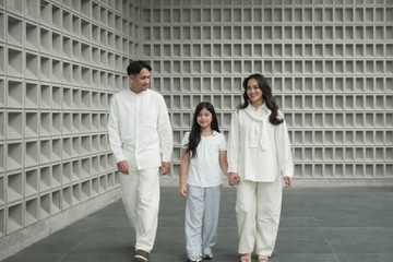 Inspirasi Gaya Serasi Keluarga Ibnu Jamil dan Ririn Ekawati dalam Merayakan Idulfitri