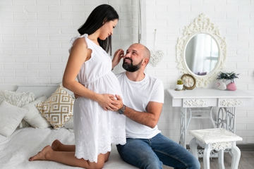 Bolehkah Menyusui Suami saat Hamil? Ini Penjelasannya, Moms