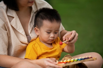 Jangan Asal Beli! Perhatikan 7 Hal Ini saat Memilih Mainan Sensorik untuk Anak