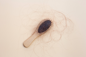 Awas, 8 Hal Ini Bisa Jadi Penyebab Rambut Rontok Berlebihan, Lho!