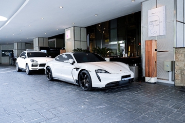 Pertama di Jakarta! Porsche Destination Charging di Pullman Jakarta Central Park