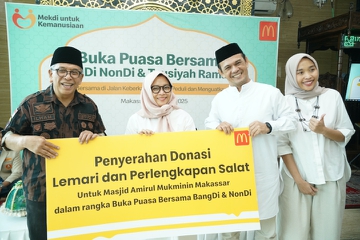 McDonald's Indonesia Gelar Buka Puasa Bersama Ratusan Pengemudi Ojek Online di Makassar