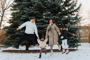 Potret Para Artis Menikmati Libur Tahun Baru 2024 Bersama Keluarga