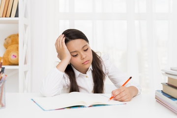 Malas Sekolah Habis Liburan? Kenali Post-Holiday Blues, Moms!