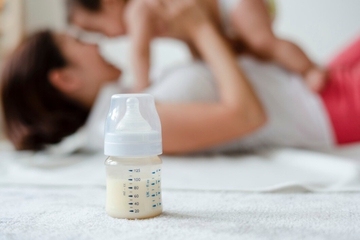 Kandungan Gula dalam Susu Formula, Amankah untuk Bayi?