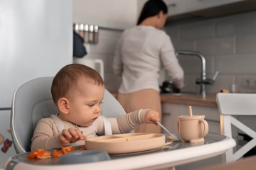 Tekstur MPASI Bayi 9 Bulan yang Ideal dan Cara Pemberiannya