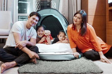 Potret Kebersamaan Keluarga Audy Item dan Iko Uwais