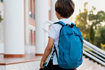 Tips Memilih Tas Sekolah Ergonomis untuk Anak
