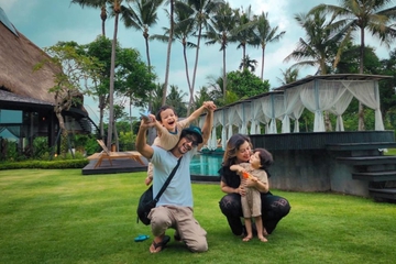 Potret Kebersamaan Keluarga Kimberly Ryder dan Edward Akbar