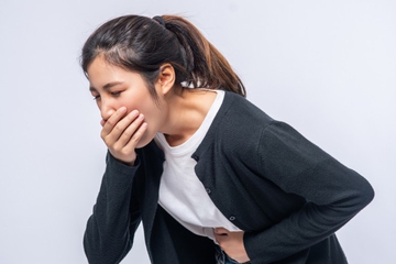 5 Perbedaan Mual Hamil dengan Mual Maag yang Perlu Moms Tahu