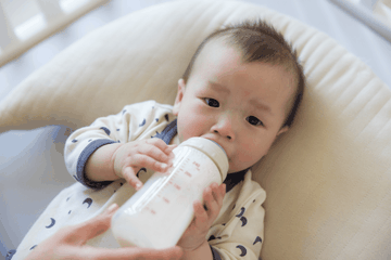 Bayi Sering Tersedak Saat Menyusu? Ini Penyebab, Cara Mengatasi, dan Tanda Bahayanya