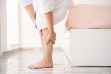 Kaki Kram saat Tidur, Kenali Penyebab dan Cara Mengatasinya