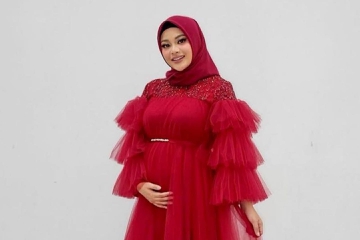 Potret Momen Kehamilan Pertama Aurel Hermansyah