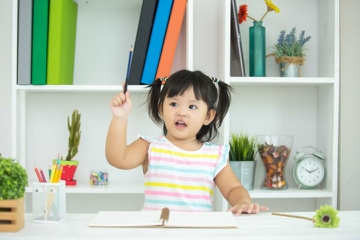 Cara Meningkatkan Kecerdasan Otak Anak yang Wajib Moms Coba