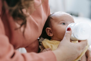 ​​Ini Takaran Susu Formula Bayi 0-3 Bulan yang Perlu Moms Ketahui