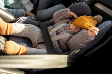 Tips Memilih Car Seat Bayi yang Aman untuk Si Kecil