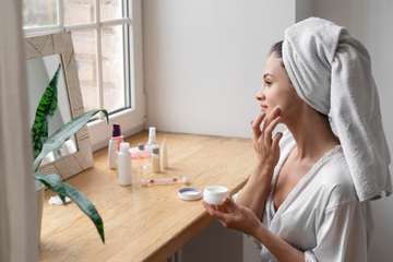 7 Langkah Mudah Pemakaian Skincare Malam yang Tepat