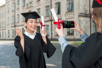 40 Ucapan Wisuda untuk Anak Perempuan yang Penuh Doa dan Harapan