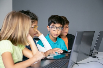 Kapan Anak Boleh Mulai Ikut Kelas Coding?&nbsp;