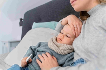 10 Cara Mengatasi Anak Demam di Malam Hari