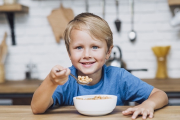 5 Rekomendasi Sereal Enak Bergizi untuk Sarapan Anak