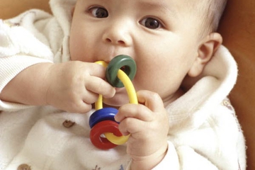 Penemuan Bahan Kimia Berbahaya Pada Teether Si Kecil