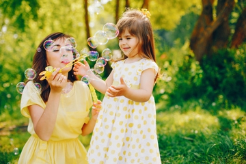 Moms, Ini Cara Stimulasi Kecerdasan Naturalis Anak