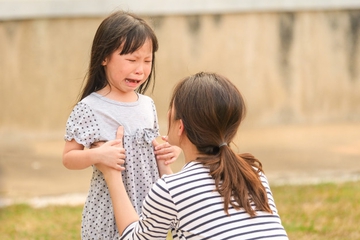 Anak Suka Mendramatisasi? Ini Cara Mengatasinya, Moms