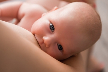 12 Hal yang Bisa Bikin ASI Jadi Terasa Tidak Enak buat Bayi