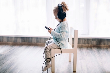 Tips Aman Anak Bermain Gadget