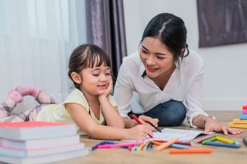 3 Cara Seru Kenalkan Alfabet pada Anak