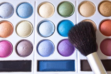 Tips Memilih Blush On Sesuai Warna Kulit