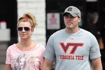 Yoga Atasi Depresi Britney Spears