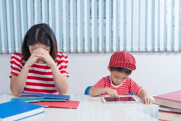 Moms, Ini Dampak Memaksa Anak untuk Dapatkan Nilai Bagus