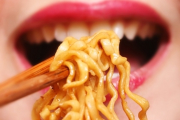 Emosi Tidak Stabil Pengaruhi Pola Makan
