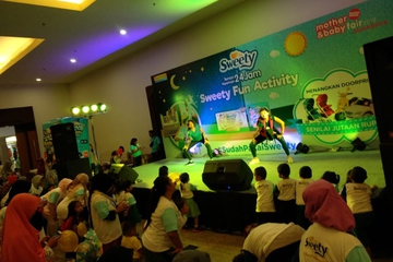 Serunya Mom & Baby Exercise di M&B Fair Surabaya 2018