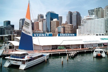 Menikmati Suasana Darling Harbour Australia Bersama Keluarga