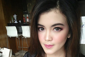 Intip Tania Putri 'Kepompong' yang Bangga Jadi Ibu, Yuk