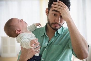 Ayah juga Bisa Alami Depresi Pasca Persalinan