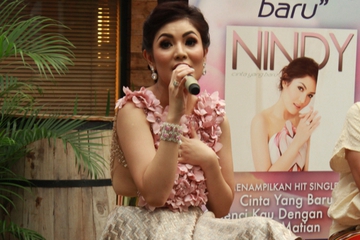 Nindy: Antara Karier dan Peran Ibu