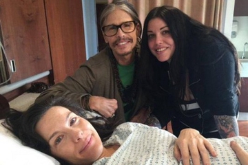Steven Tyler 'Aerosmith', Bergegas Menyambut Cucu
