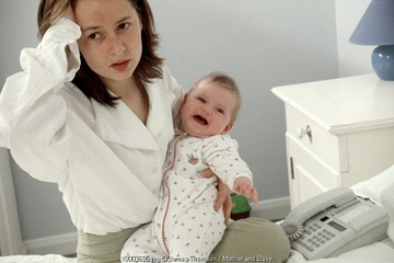 Bayi Tidak Suka Dipeluk saat Rewel?
