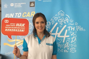 Cathy Sharon Peduli Anak-Anak Terlantar