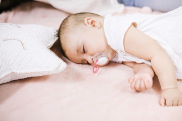 Cara Sederhana Agar Bayi Tidur Sendiri