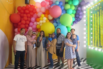 Serunya Berfoto Bersama Keluarga di Baluun by Haluu