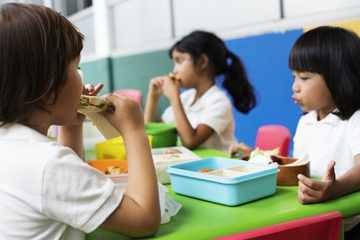Ini Manfaat Membawa Bekal buat Anda dan Anak
